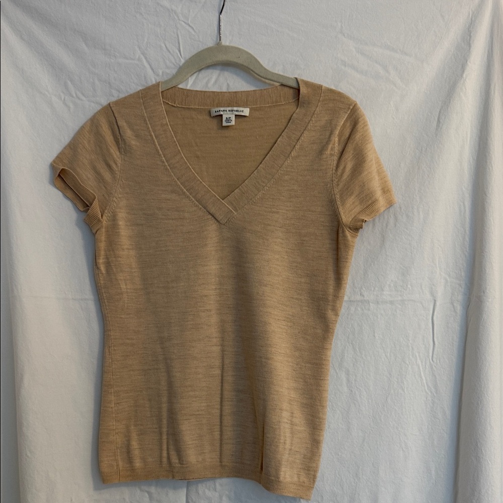 Banana Republic Women's Short Sleeve V-Neck Top in Camel